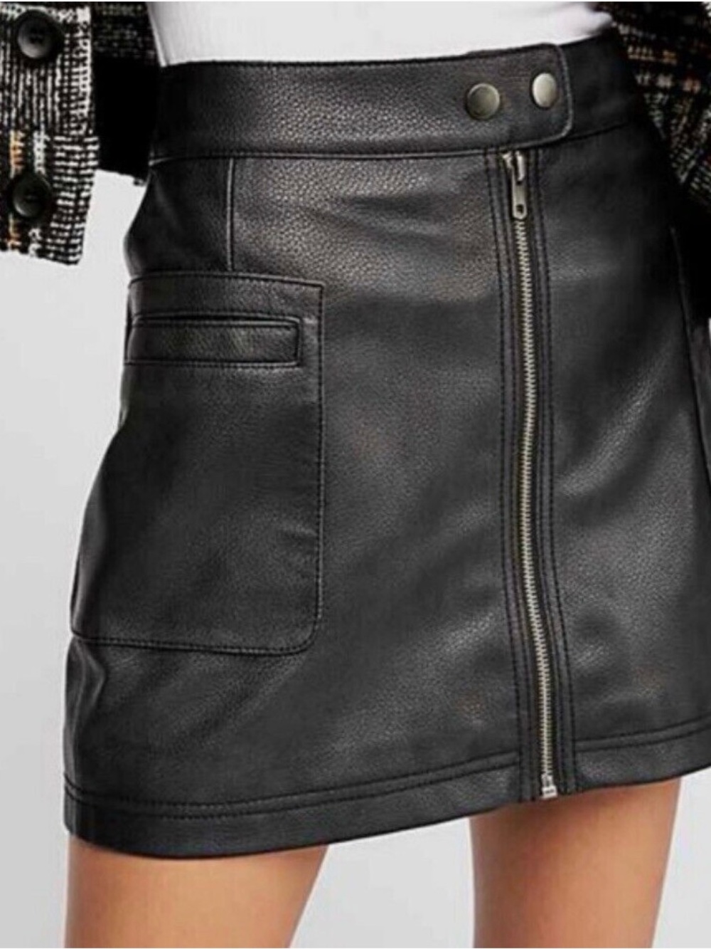 Free People Black Faux Leather Front-Zip Mini Skirt Snap Detail Moto Style Sz 10